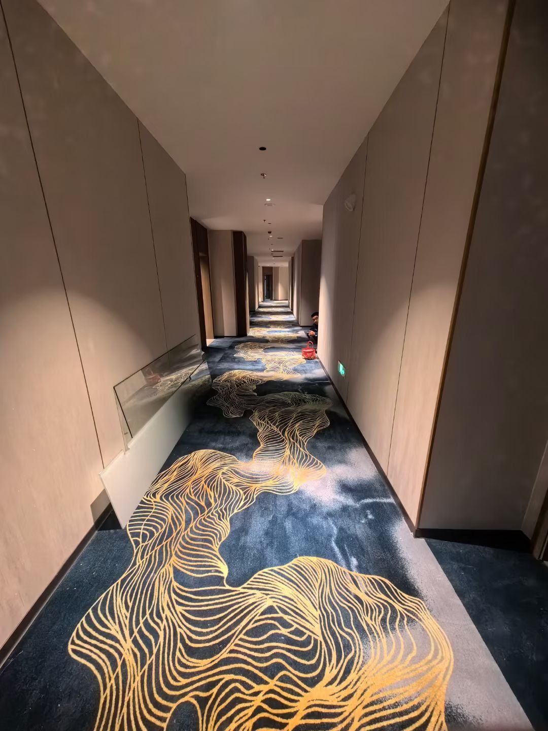 澜樾酒店客房走廊印花地毯长景
